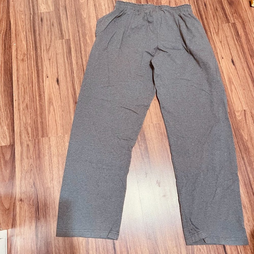 Champion authentic men's jersey pants siz L , with Logo C, gray